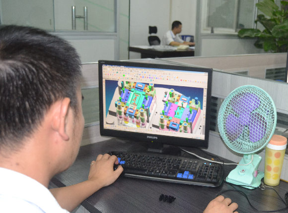 designer designs molds